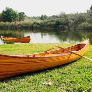 Ribbed Canoe with Curved Bow (12ft) - OMH (K080)