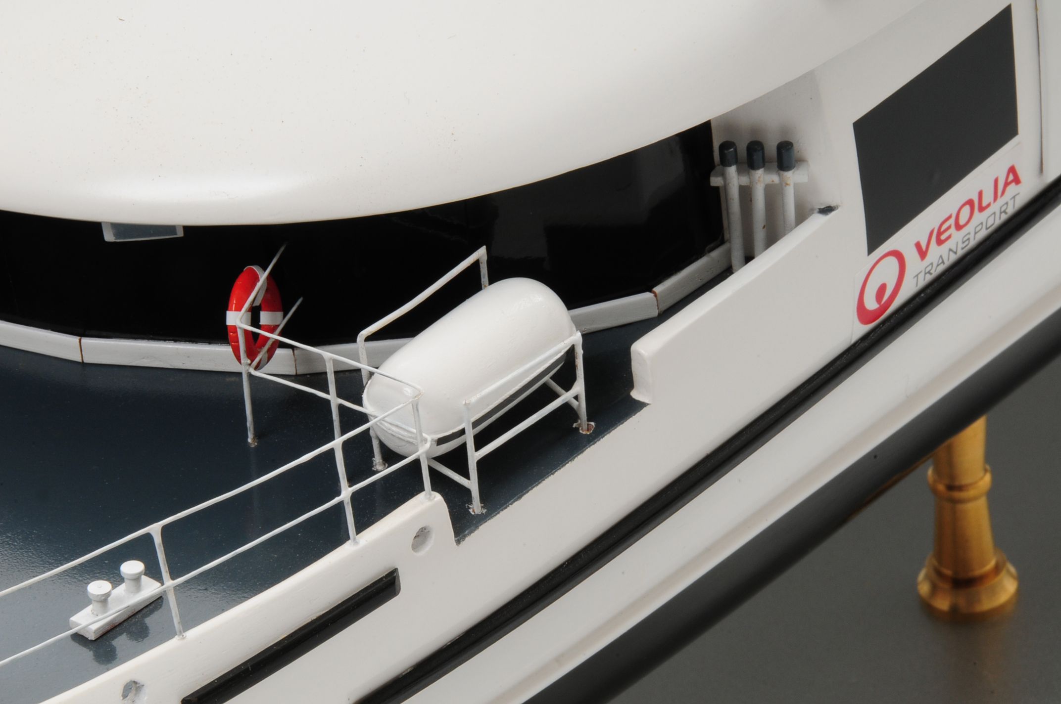 1246-6016-Veolia-Model-yacht