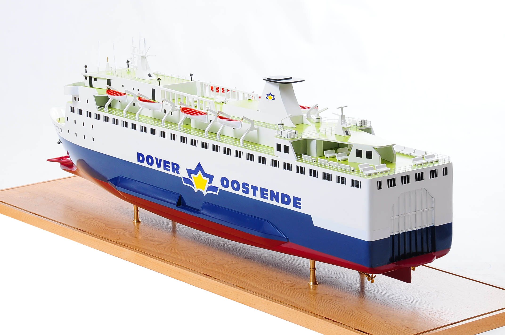 1255-5871-Pride-DOuvre-ship