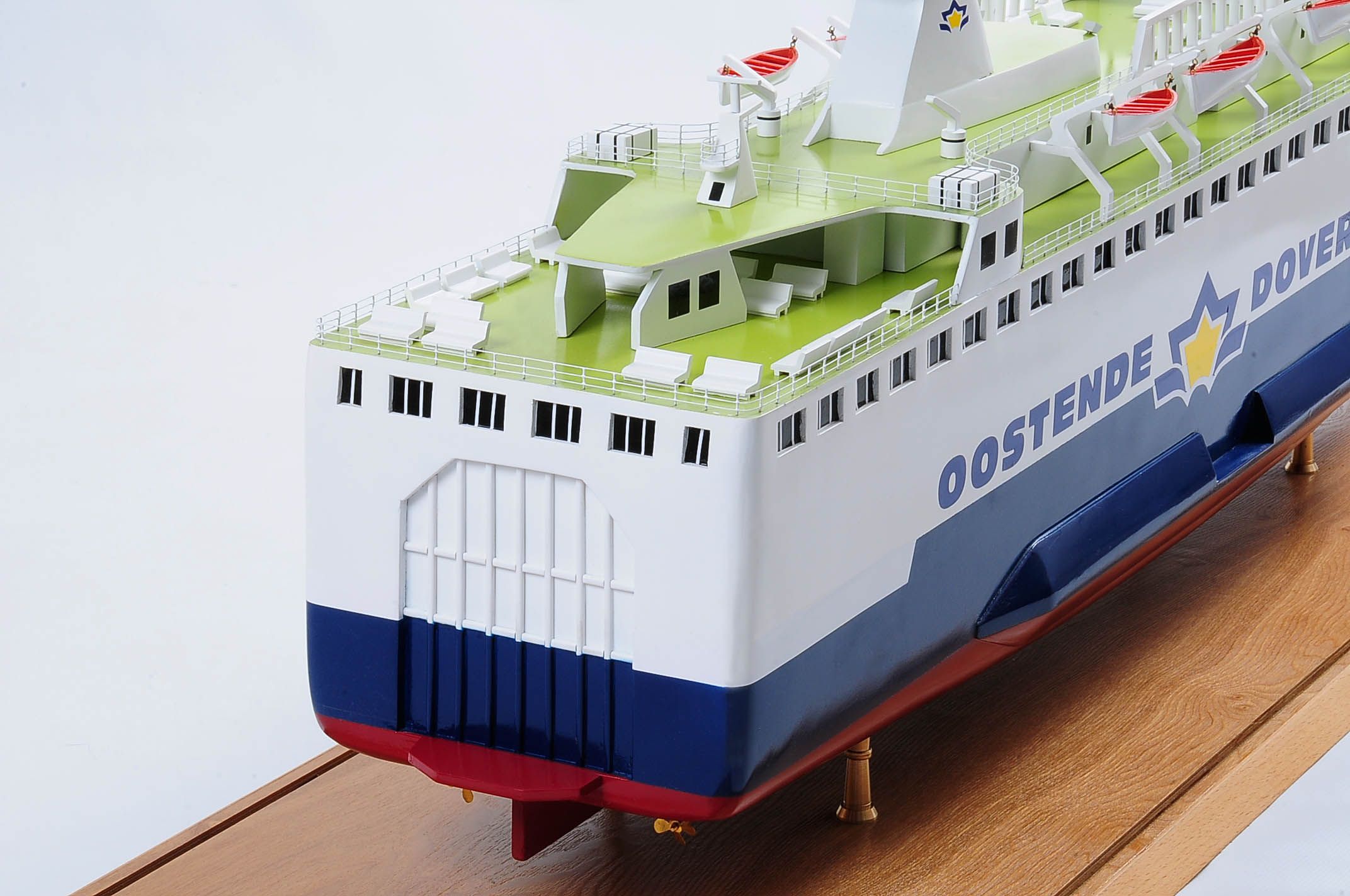1255-5886-Pride-DOuvre-ship