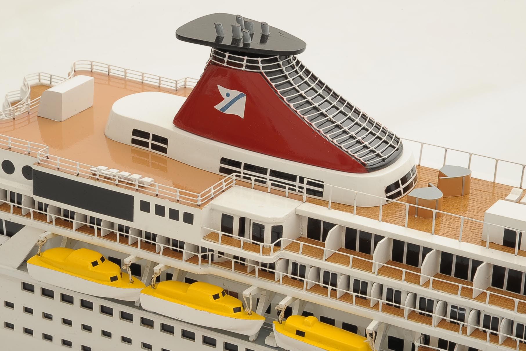 1292-6414-Balmoral-Cruise-Liner