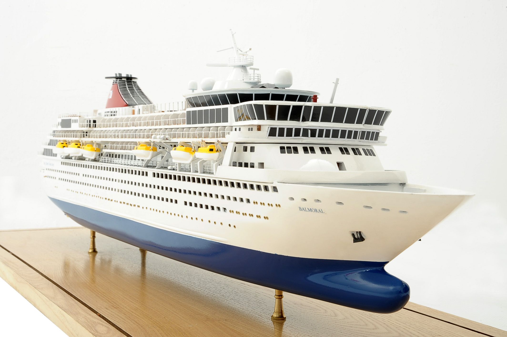 1292-6428-Balmoral-Cruise-Liner
