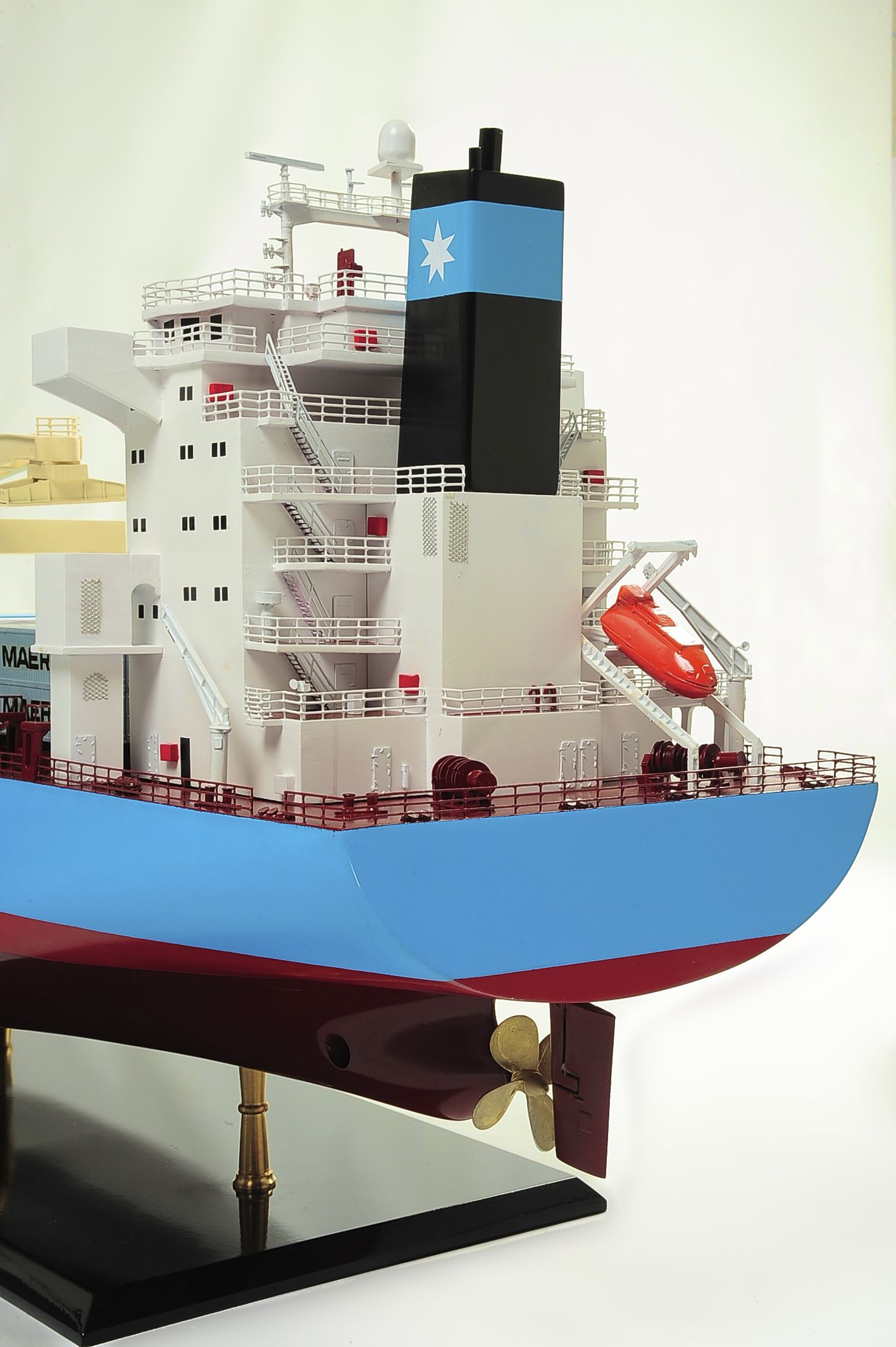 1417-6270-Bulk-Carrier-Model-Ship-Kit
