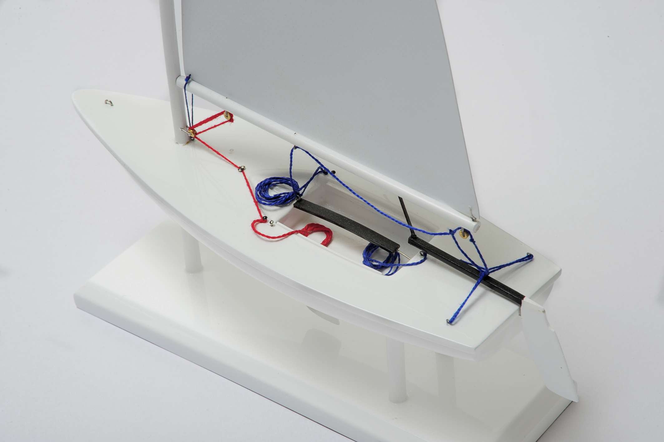 1437-4732-Laser-4.7-Sailing-Boat