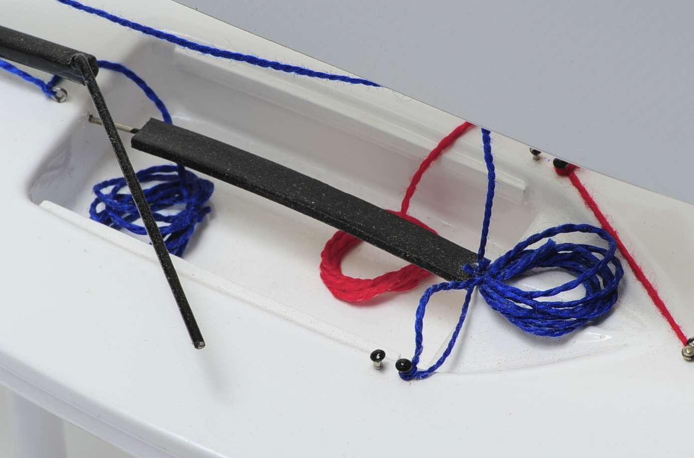 1437-4736-Laser-4.7-Sailing-Boat