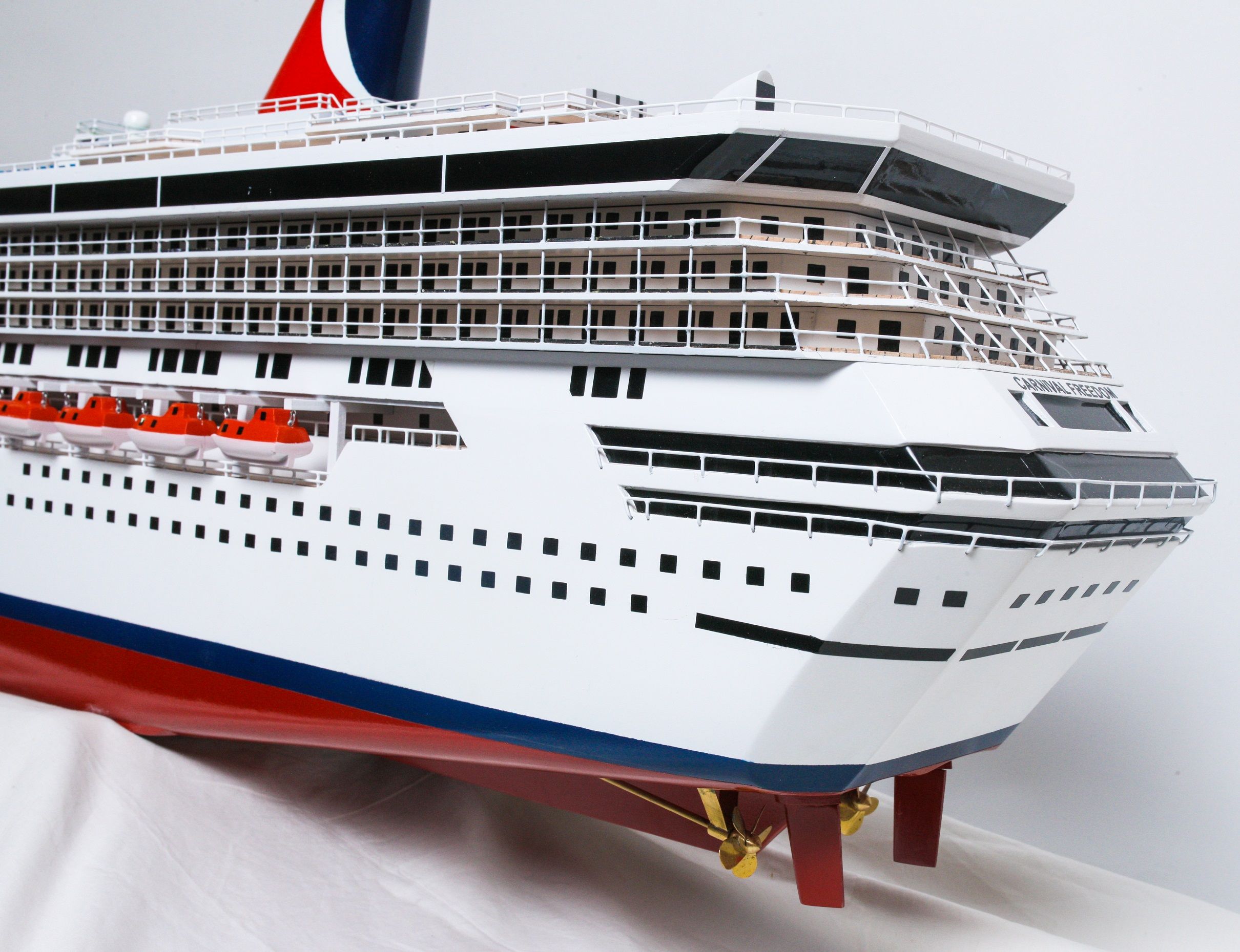 1526-9148-Carnival-Freedom-Cruise-Vessel-Model-Boat