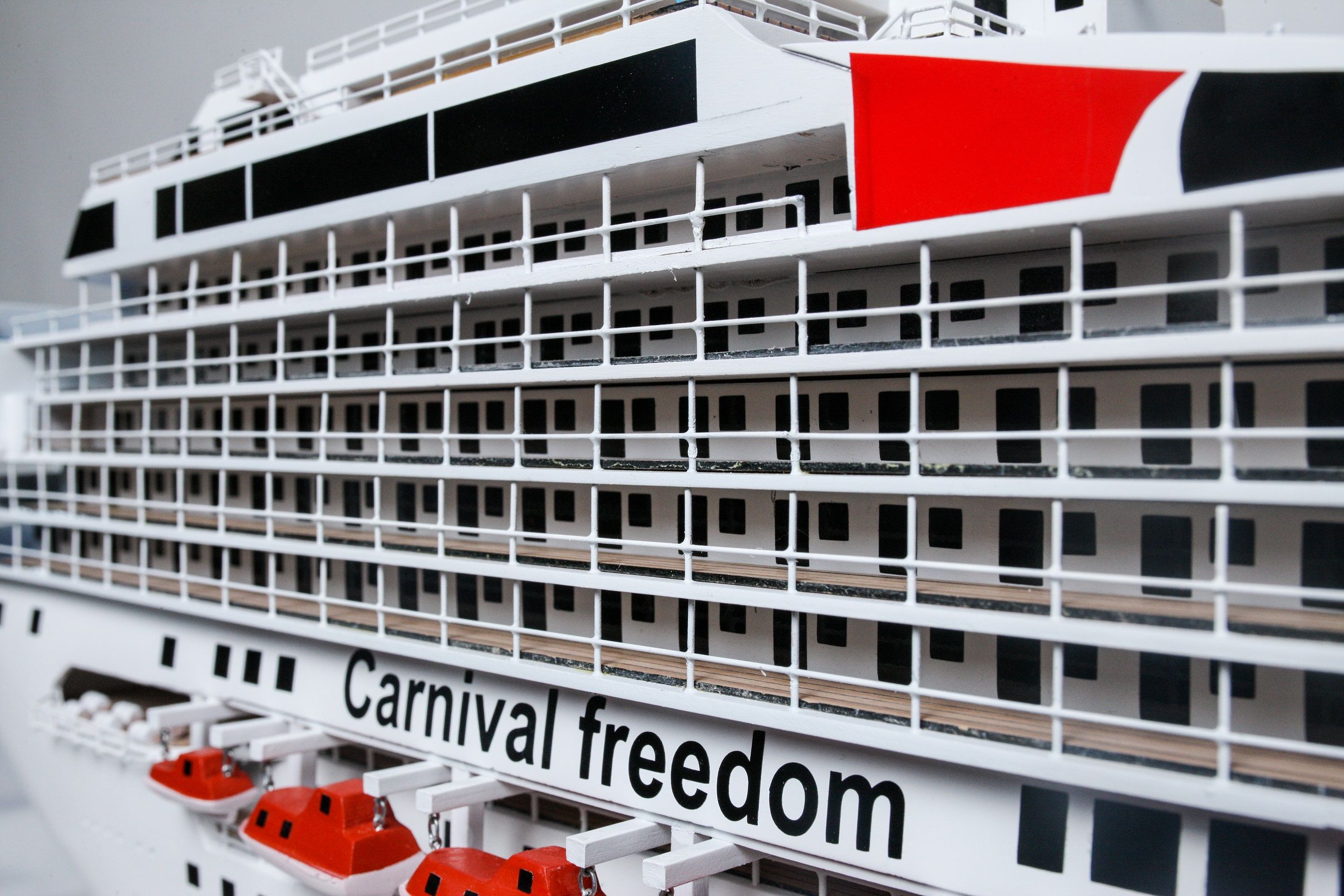 1526-9159-Carnival-Freedom-Cruise-Vessel-Model-Boat
