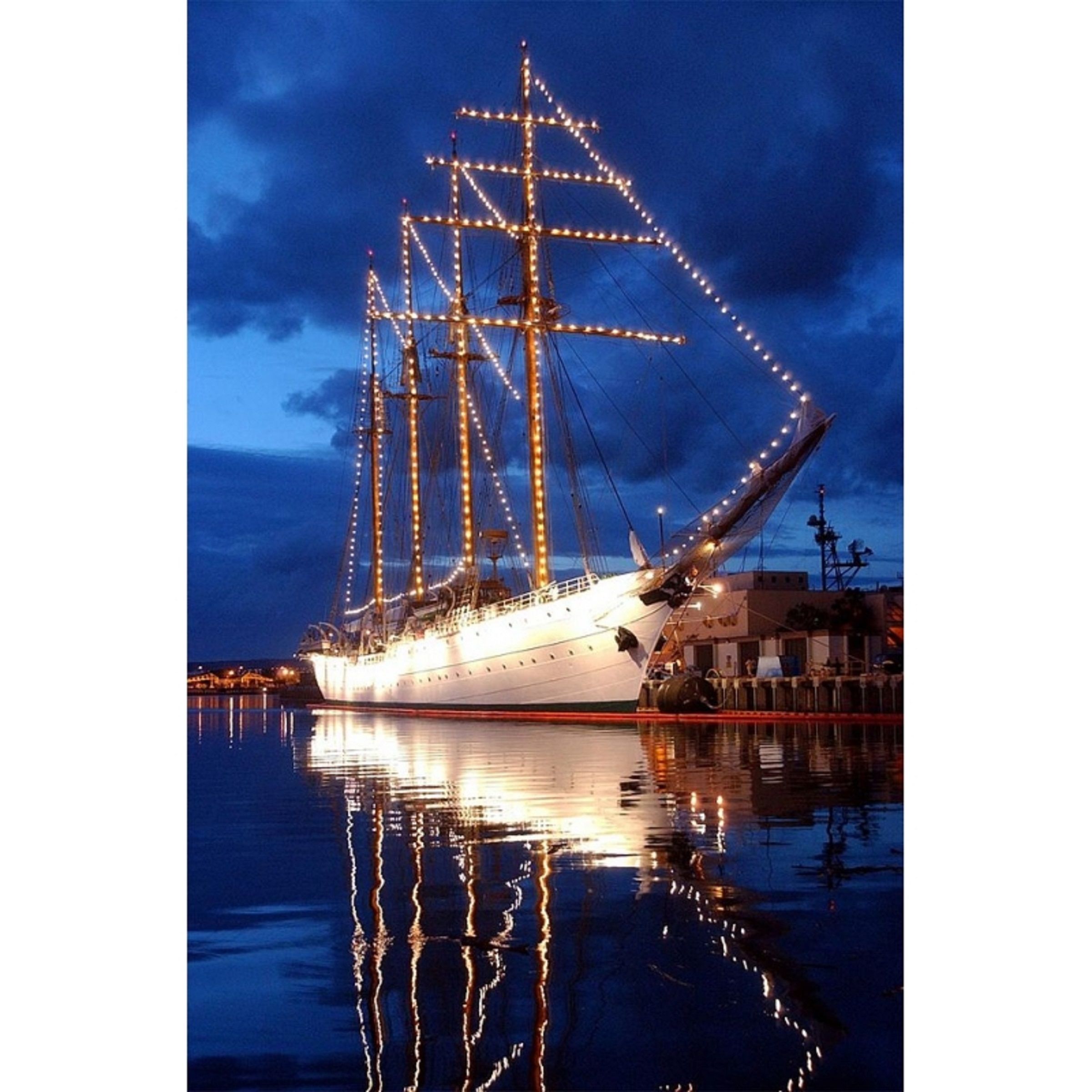 1608-9240-Esmeralda-Model-Boat-Kit-Special-Edition