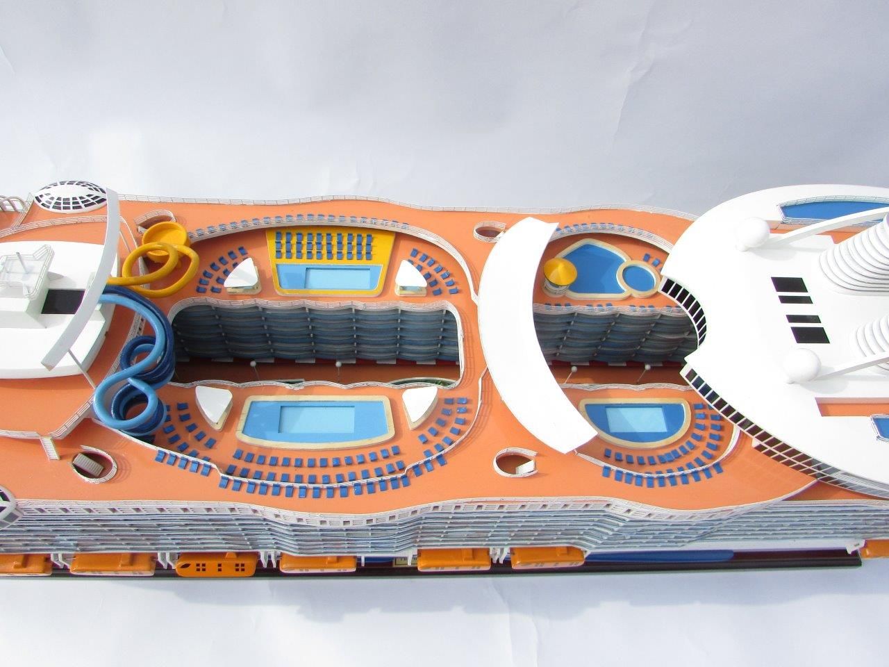 1784-10032-Harmony-of-the-Seas-Model-Ship