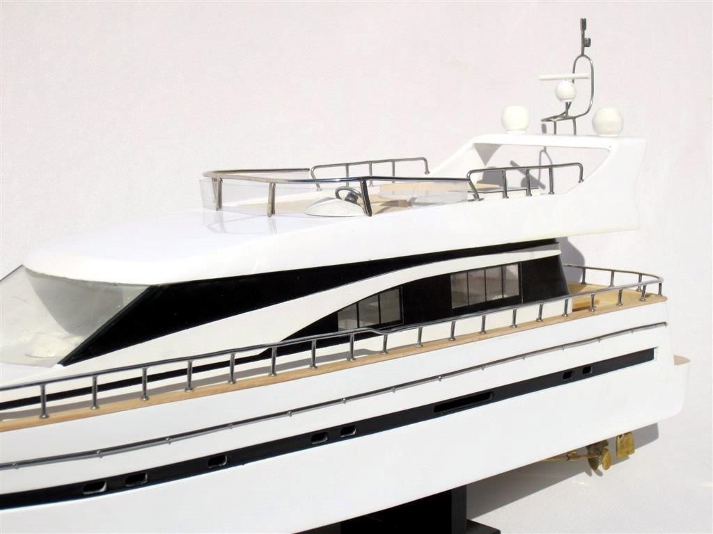 1952-11532-Astondoa-73-model-boat