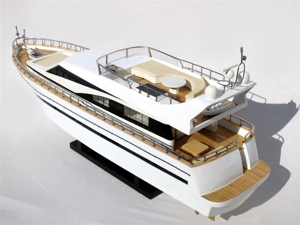 1952-11537-Astondoa-73-model-boat