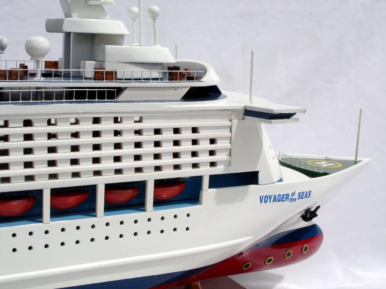 1998-11757-Voyager-of-the-seas-model-boat