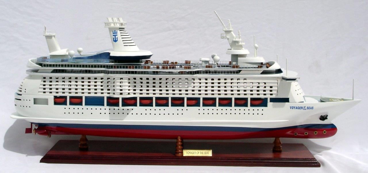 1998-11761-Voyager-of-the-seas-model-boat