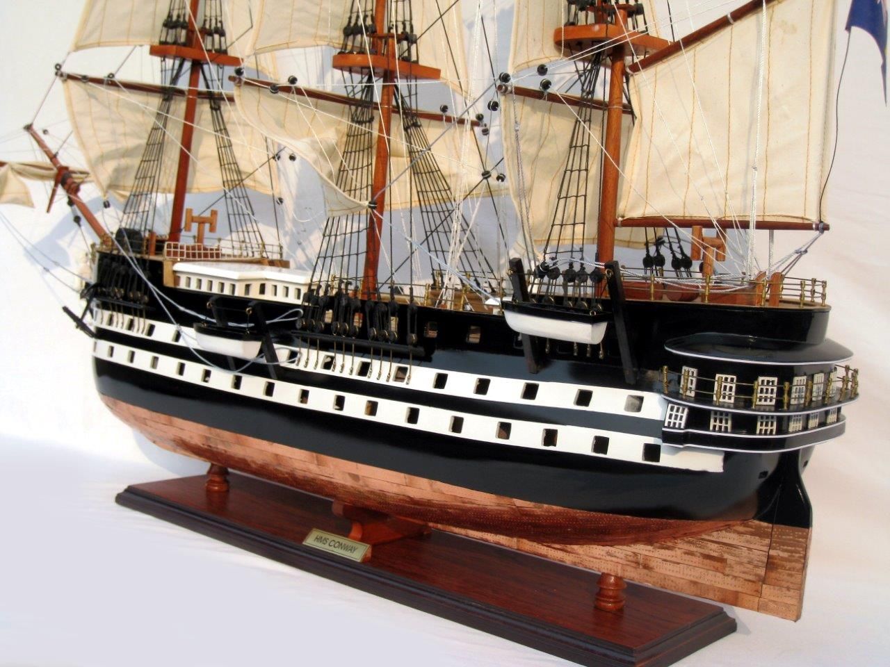 2018-11871-HMS-Conway-with-copper-plates-on-hull