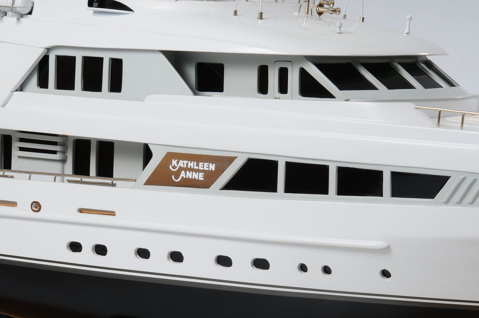 1088-6219-Kathleen-Anne-Model-Yacht-Premier-Range-scaled