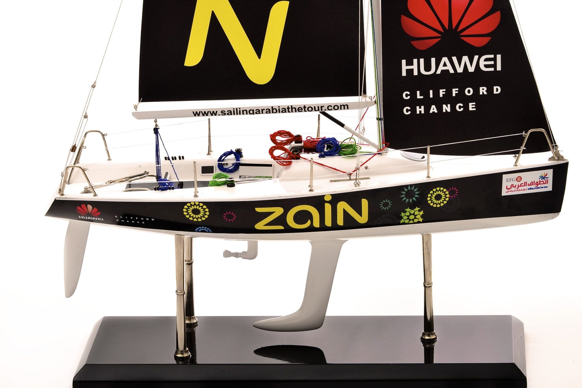 1801-10526-Farr-Racing-Yacht-Custom-Model-scaled