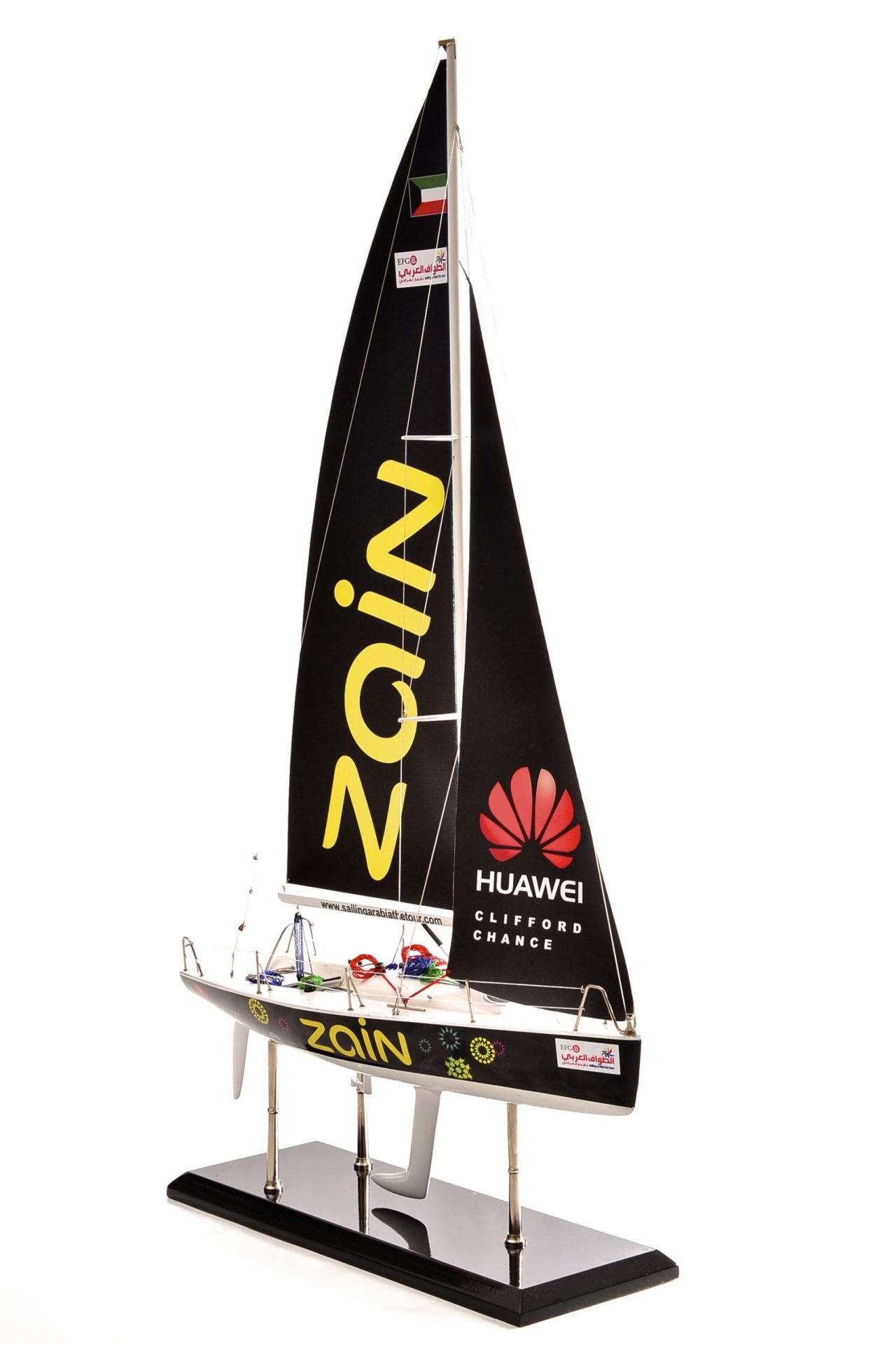 1801-10527-Farr-Racing-Yacht-Custom-Model-scaled