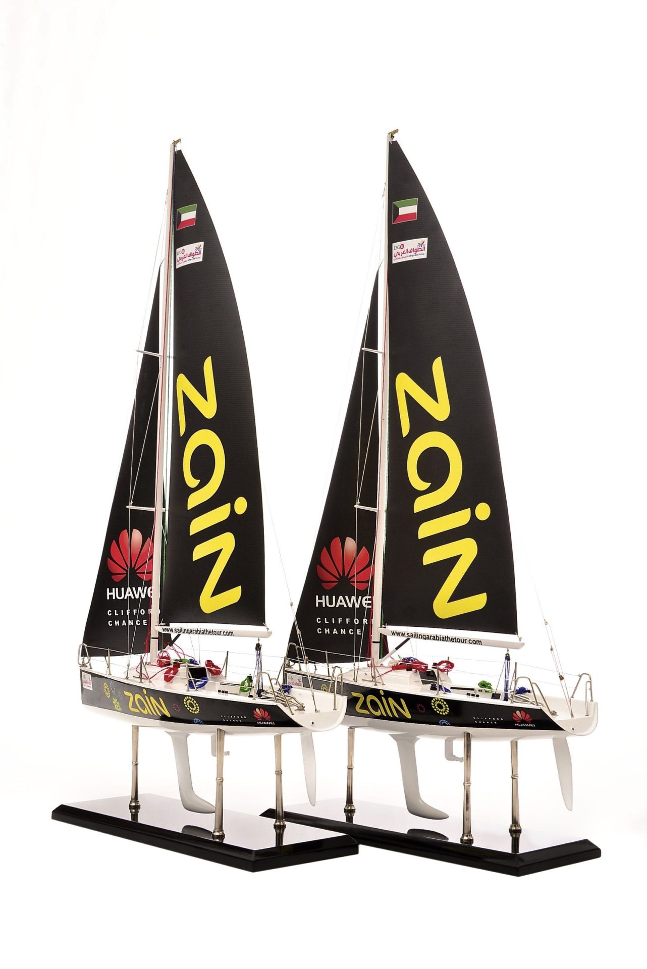 1801-10547-Farr-Racing-Yacht-Custom-Model-scaled