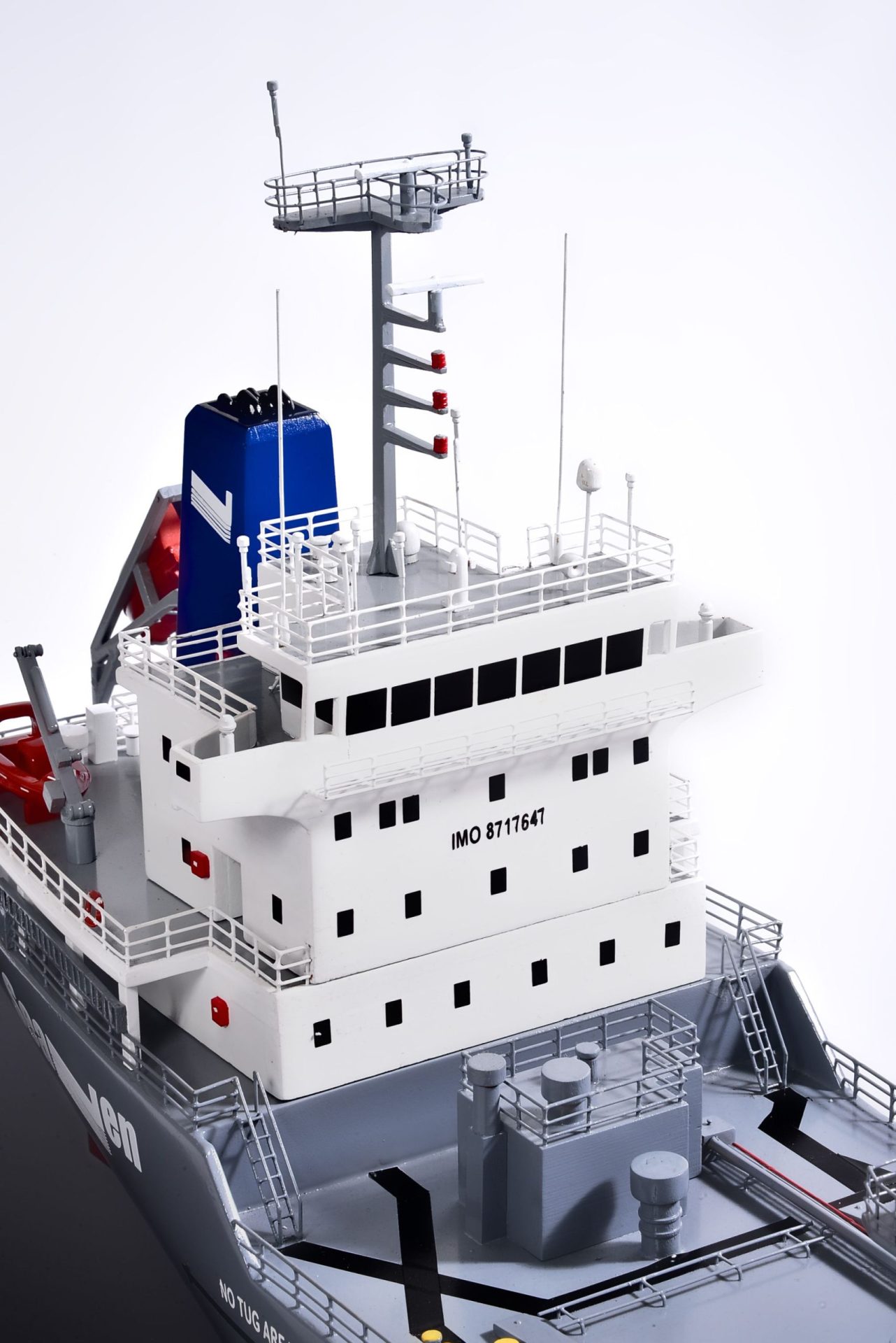 2474-14124-Seaven-Luck-Model-Ship-scaled
