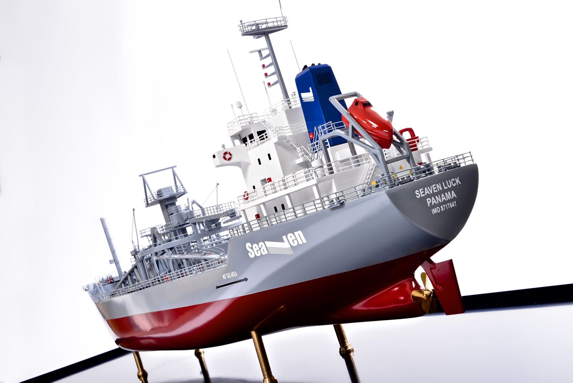 2474-14141-Seaven-Luck-Model-Ship-scaled