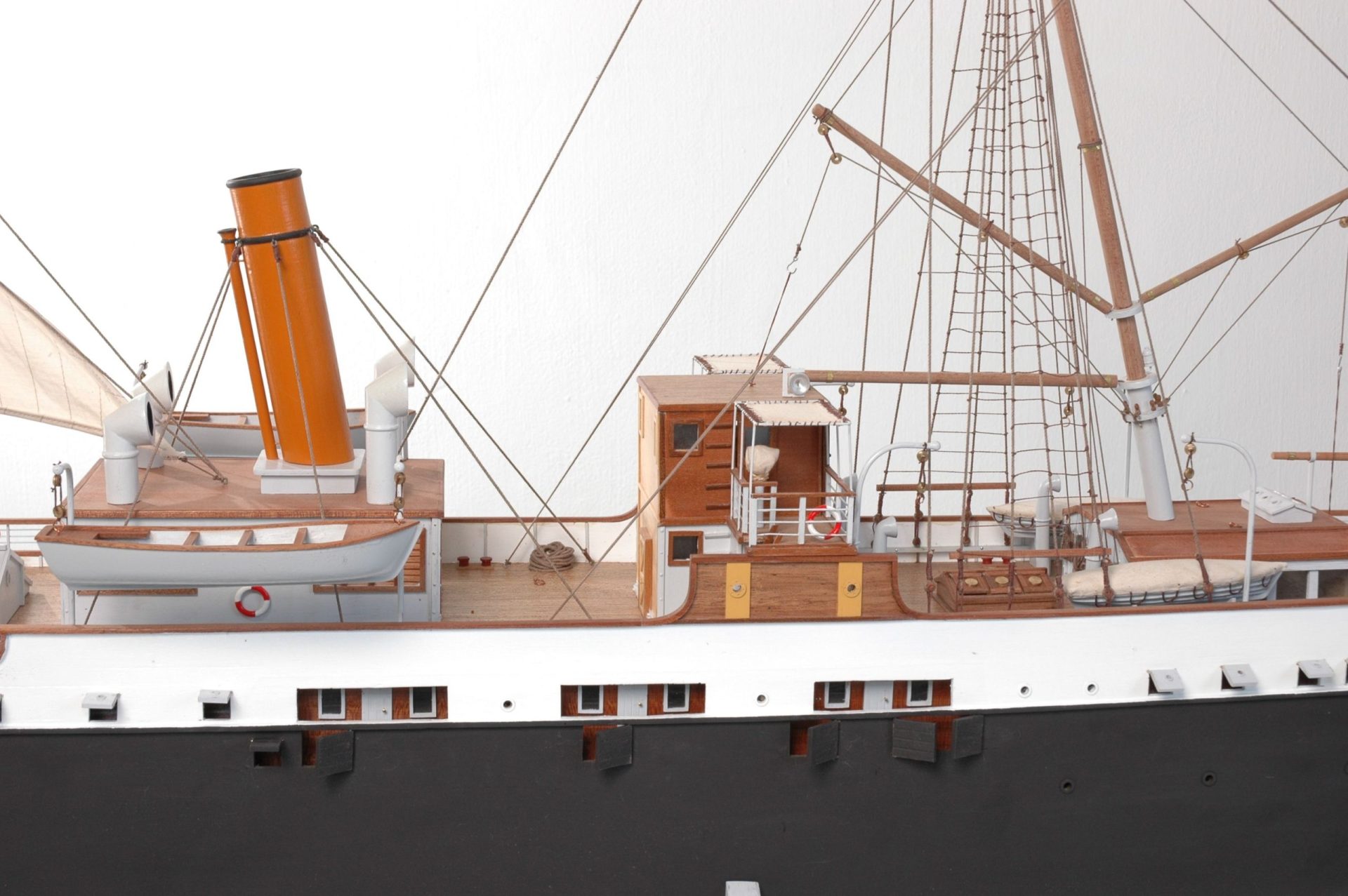 671-6330-G-G-Loudon-Ship-Model-Small-Premier-Range-scaled