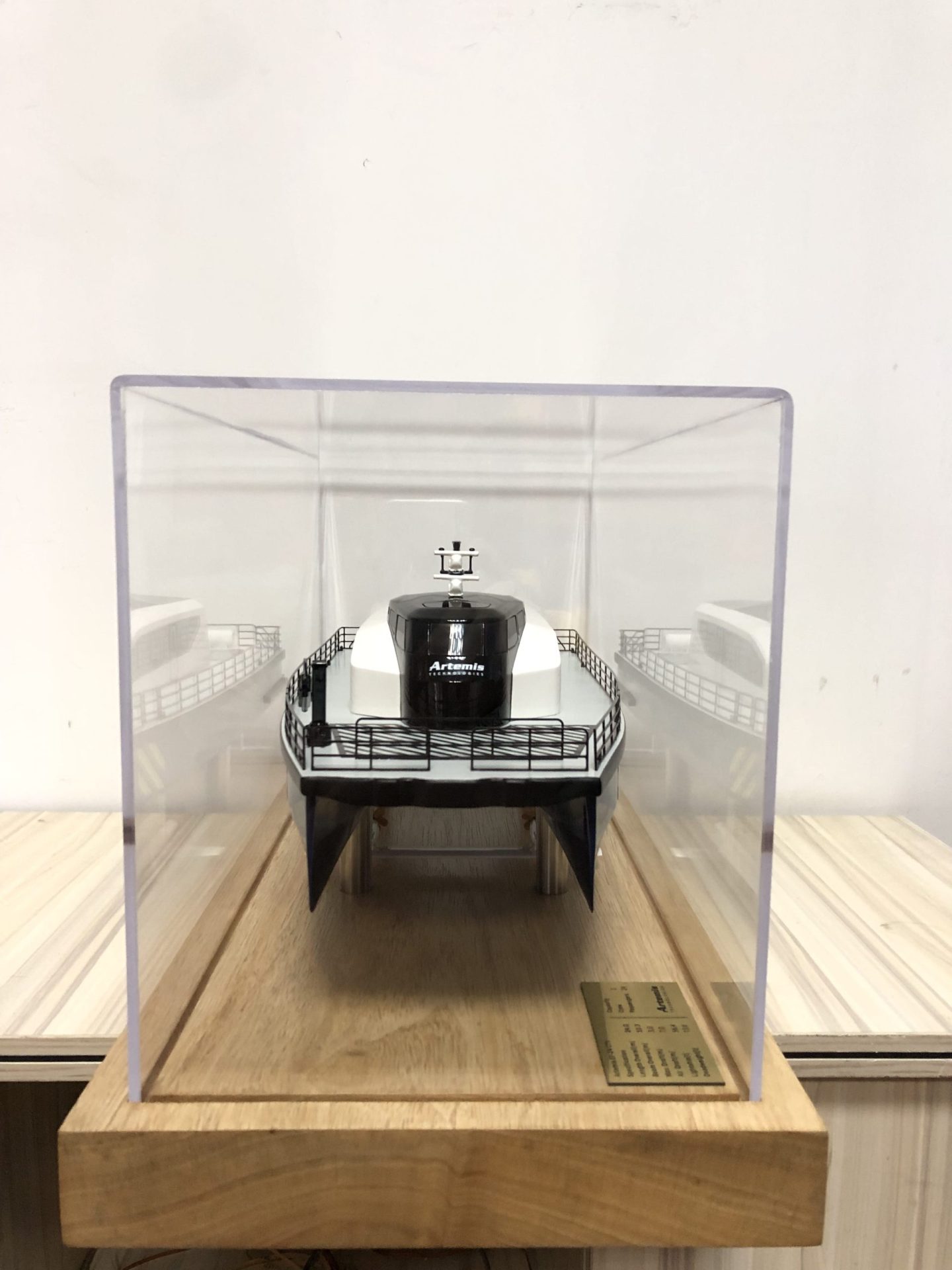 Artemis-EF-24-model-pictures-for-your-website-8-scaled